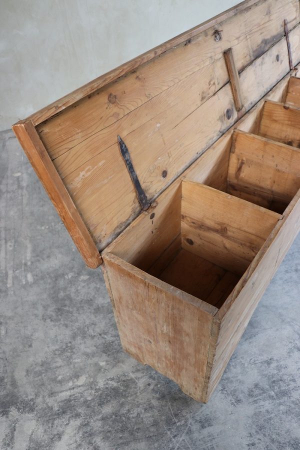 Primitive Swedish chest - Image 25