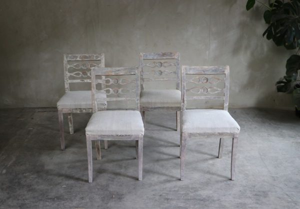 Set of 4 Gustavian chairs - Image 2
