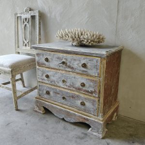 Swedish Gustavian chest of drawers